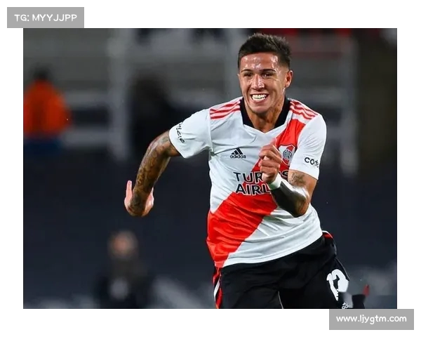 英超中场球员引领攻防之变革解析 角色定位与战术价值深入剖析